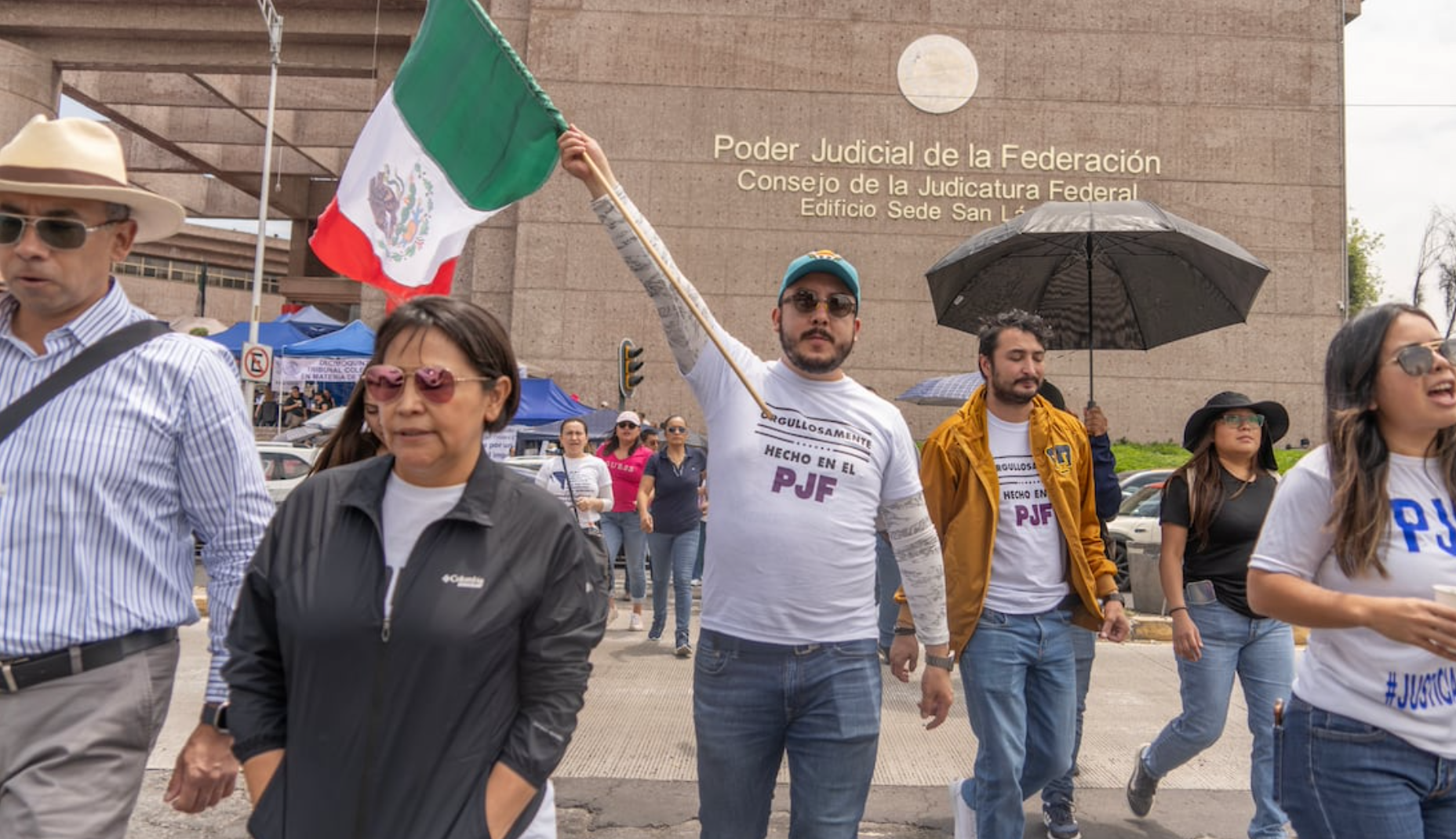 Ordenan suspender debate de la reforma judicial